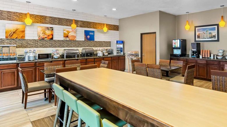 <b>Comfort Suites Vincennes Restaurant</b>. Images powered by <a href="https://iceportal.shijigroup.com/" title="IcePortal" target="_blank">IcePortal</a>.