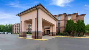 Quality Inn & Suites, Sellersburg