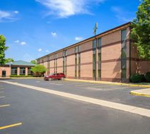 Quality Inn & Suites, Sellersburg Exterior