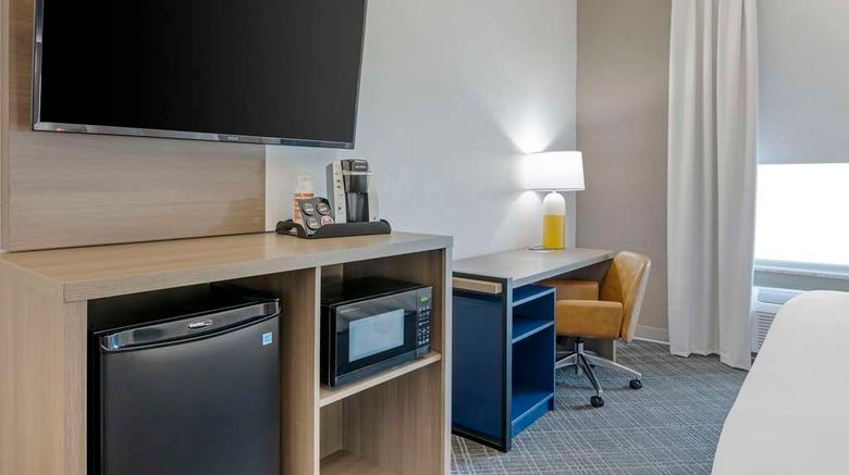 <b>Comfort Suites Suite</b>. Images powered by <a href="https://iceportal.shijigroup.com/" title="IcePortal" target="_blank">IcePortal</a>.