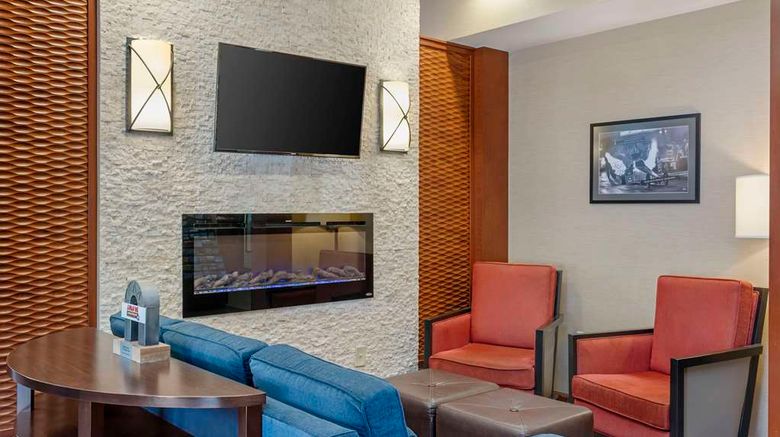 <b>Comfort Suites Lobby</b>. Images powered by <a href="https://iceportal.shijigroup.com/" title="IcePortal" target="_blank">IcePortal</a>.