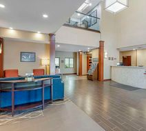 Comfort Suites Lobby