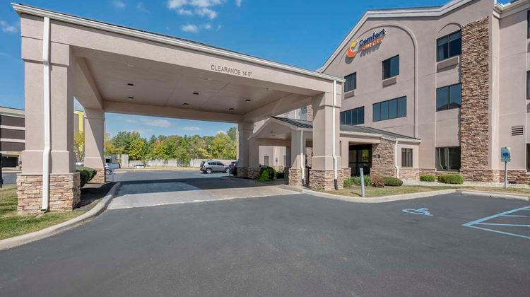 Comfort Suites Exterior