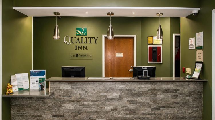 Quality Inn North Vernon Lobby