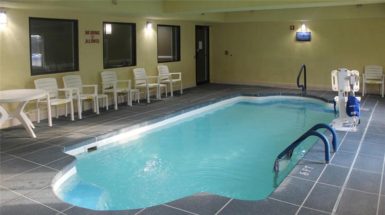 Quality Inn North Vernon Pool