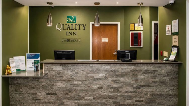 Quality Inn North Vernon Lobby