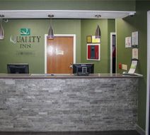 Quality Inn North Vernon Lobby