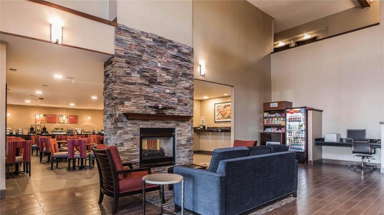 <b>Comfort Suites Fort Wayne Lobby</b>. Images powered by <a href="https://iceportal.shijigroup.com/" title="IcePortal" target="_blank">IcePortal</a>.