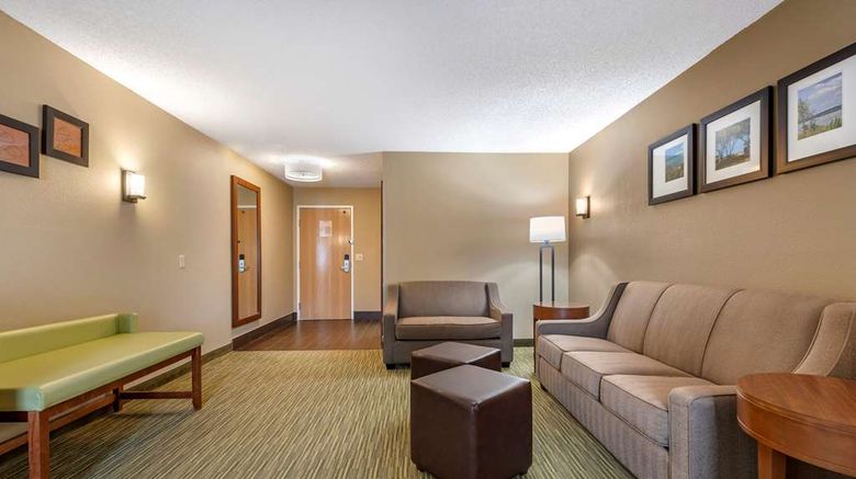 <b>Comfort Suites Elkhart North Room</b>. Images powered by <a href="https://iceportal.shijigroup.com/" title="IcePortal" target="_blank">IcePortal</a>.