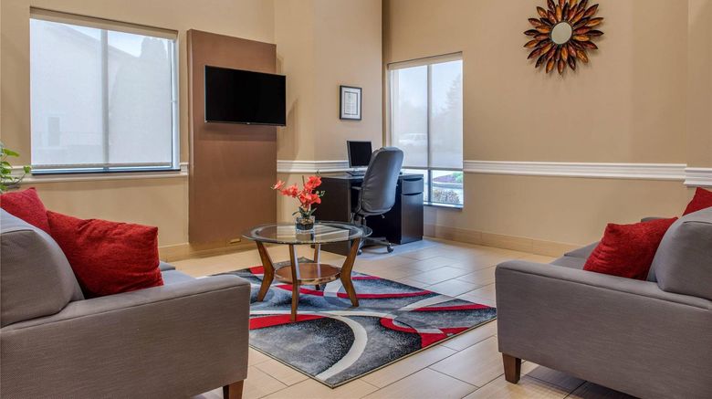<b>Quality Inn Lobby</b>. Images powered by <a href="https://iceportal.shijigroup.com/" title="IcePortal" target="_blank">IcePortal</a>.