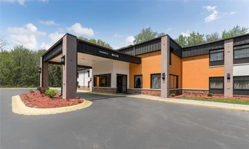 Quality Inn and Suites Portage Central