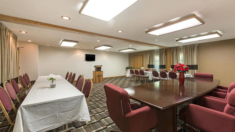 <b>Quality Inn and Suites Portage Central Meeting</b>. Images powered by <a href="https://iceportal.shijigroup.com/" title="IcePortal" target="_blank">IcePortal</a>.