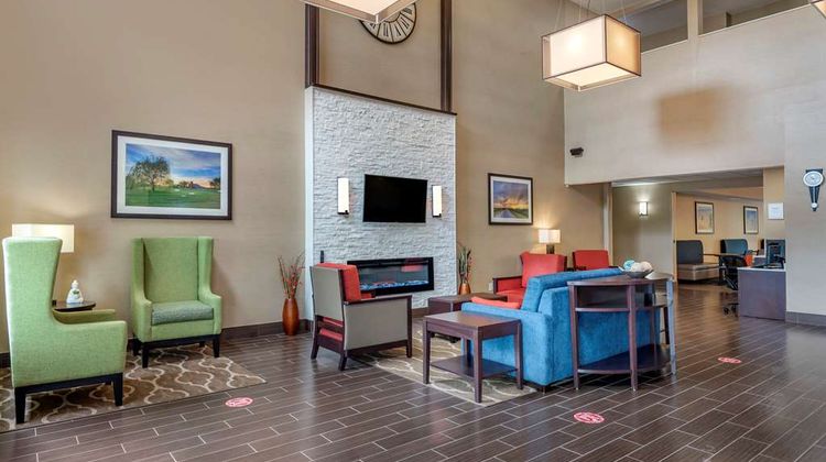 Comfort Suites Lobby