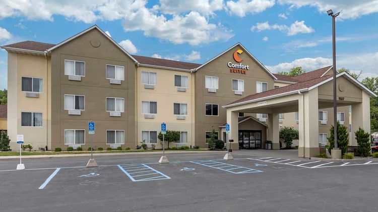 Comfort Suites Exterior
