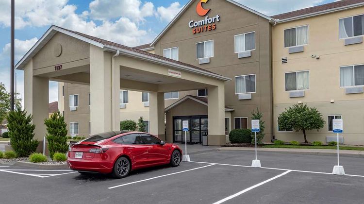 Comfort Suites Exterior