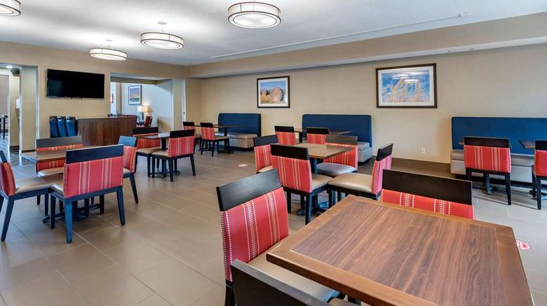 <b>Comfort Suites Restaurant</b>. Images powered by <a href="https://iceportal.shijigroup.com/" title="IcePortal" target="_blank">IcePortal</a>.