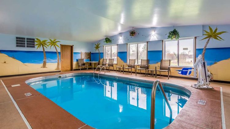 Quality Inn Batesville Pool