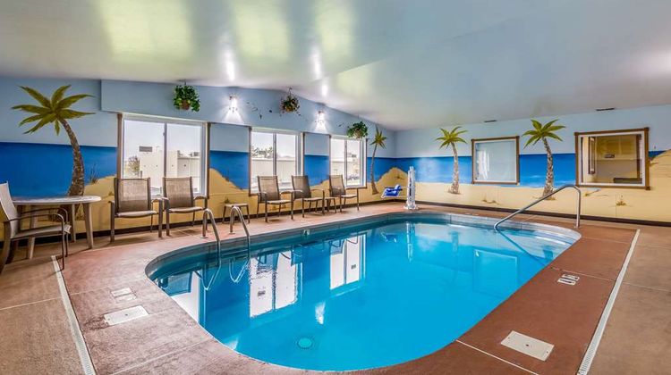 Quality Inn Batesville Pool