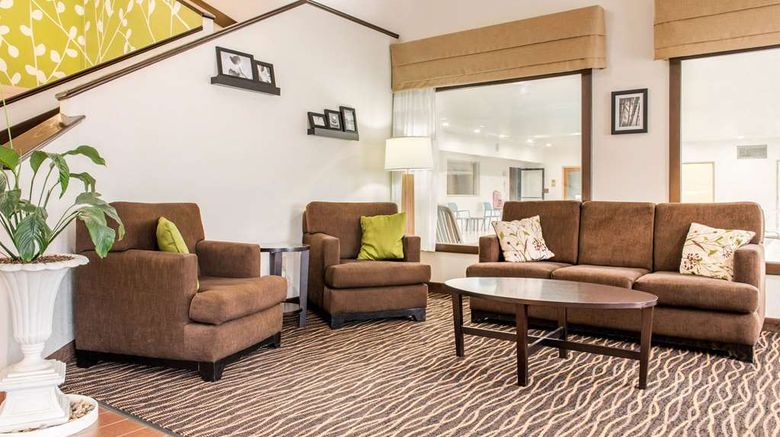 <b>Sleep Inn and Suites Columbus South Lobby</b>. Images powered by <a href="https://iceportal.shijigroup.com/" title="IcePortal" target="_blank">IcePortal</a>.