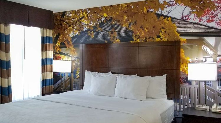 Quality Inn Corydon Room