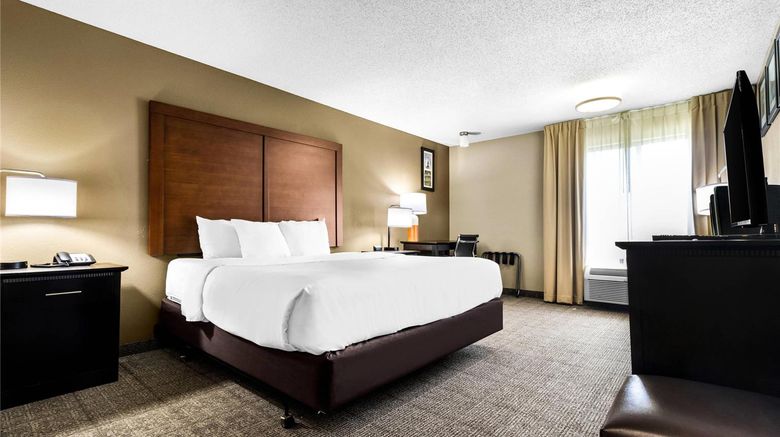 <b>Comfort Inn East, Evansville Suite</b>. Images powered by <a href="https://iceportal.shijigroup.com/" title="IcePortal" target="_blank">IcePortal</a>.