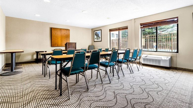<b>Comfort Inn East, Evansville Meeting</b>. Images powered by <a href="https://iceportal.shijigroup.com/" title="IcePortal" target="_blank">IcePortal</a>.