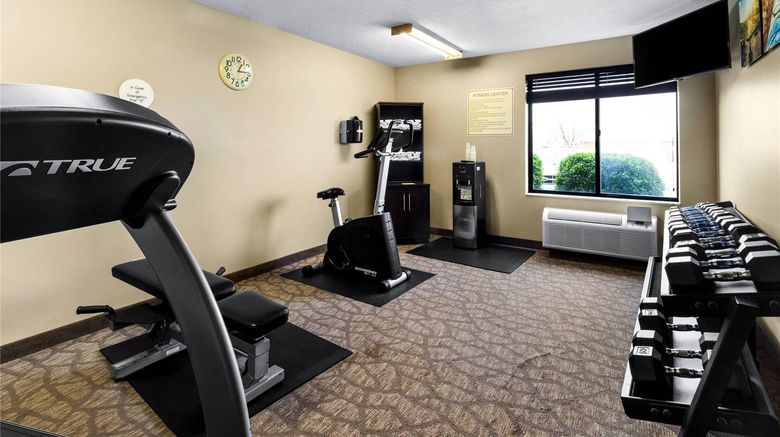 <b>Comfort Inn East, Evansville Health</b>. Images powered by <a href="https://iceportal.shijigroup.com/" title="IcePortal" target="_blank">IcePortal</a>.
