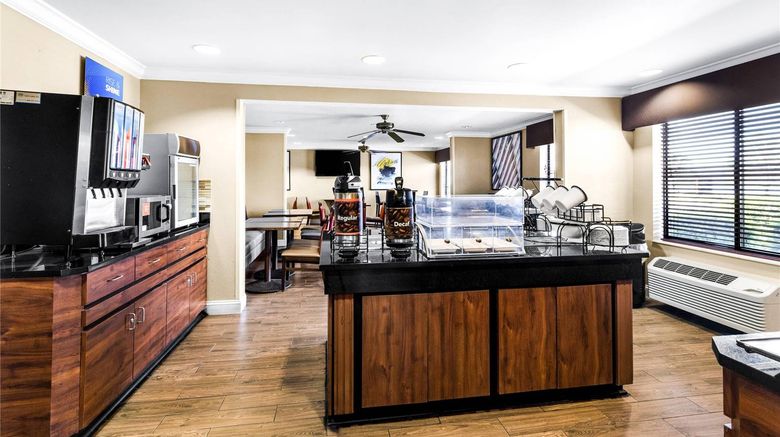 <b>Comfort Inn East, Evansville Restaurant</b>. Images powered by <a href="https://iceportal.shijigroup.com/" title="IcePortal" target="_blank">IcePortal</a>.