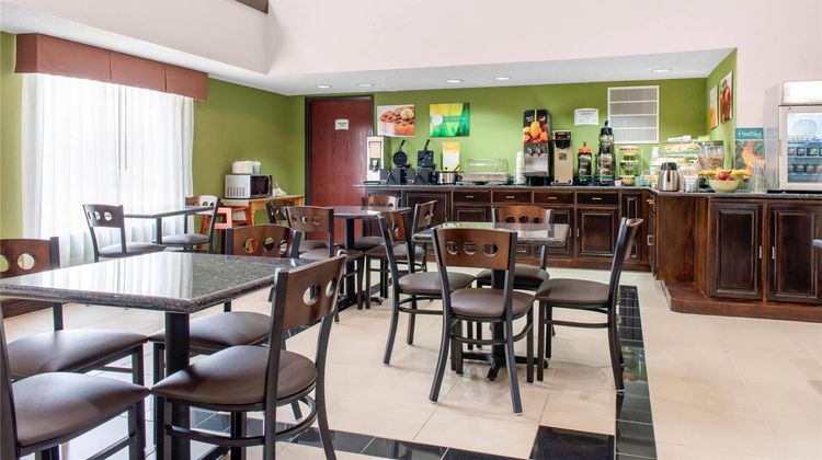 Quality Inn & Suites Anderson Restaurant