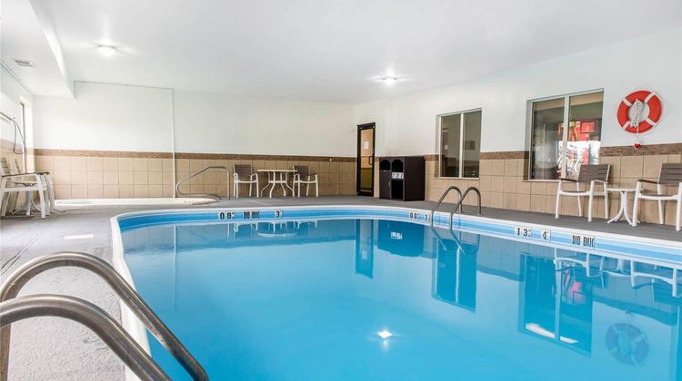 Quality Inn & Suites Anderson Pool