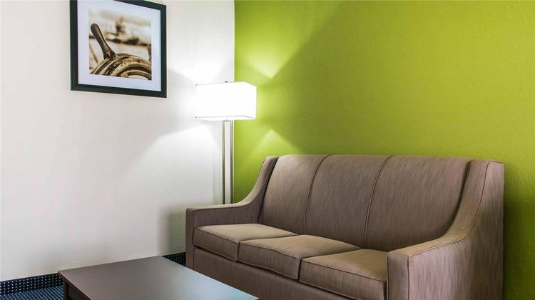 Quality Inn & Suites Anderson Room