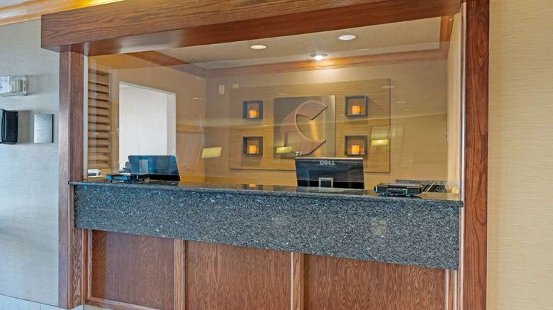 <b>Comfort Inn Lobby</b>. Images powered by <a href="https://iceportal.shijigroup.com/" title="IcePortal" target="_blank">IcePortal</a>.