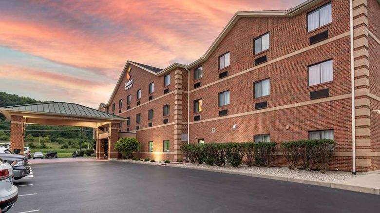 <b>Comfort Inn & Suites Exterior</b>. Images powered by <a href="https://iceportal.shijigroup.com/" title="IcePortal" target="_blank">IcePortal</a>.