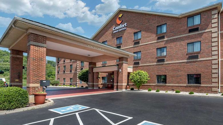 <b>Comfort Inn & Suites Exterior</b>. Images powered by <a href="https://iceportal.shijigroup.com/" title="IcePortal" target="_blank">IcePortal</a>.