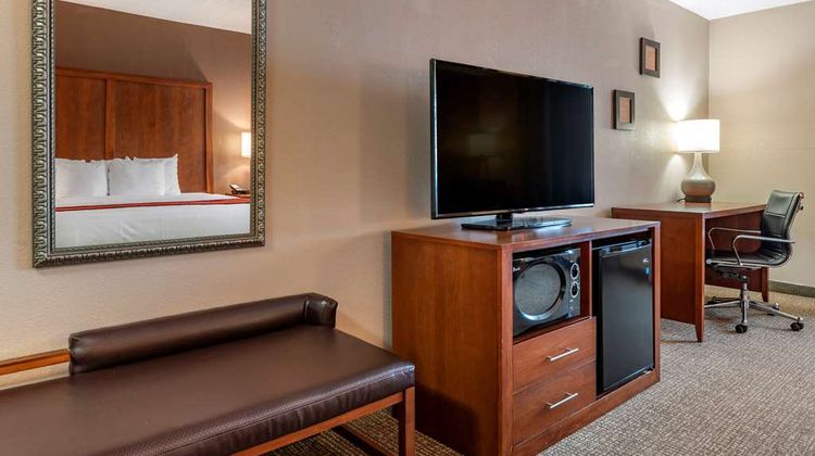 Comfort Inn & Suites Room