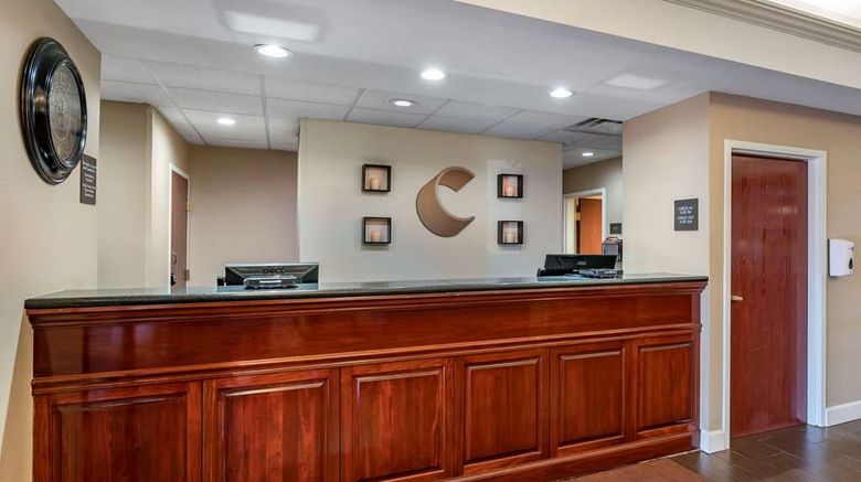 <b>Comfort Inn & Suites Lobby</b>. Images powered by <a href="https://iceportal.shijigroup.com/" title="IcePortal" target="_blank">IcePortal</a>.