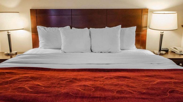 <b>Quality Suites Jeffersonville Suite</b>. Images powered by <a href="https://iceportal.shijigroup.com/" title="IcePortal" target="_blank">IcePortal</a>.