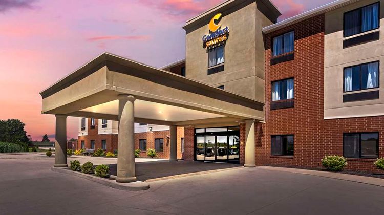 Comfort Suites Exterior