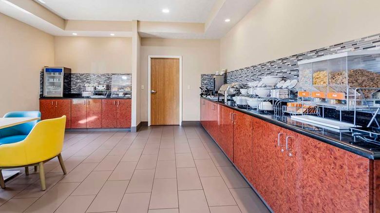 <b>Comfort Suites Restaurant</b>. Images powered by <a href="https://iceportal.shijigroup.com/" title="IcePortal" target="_blank">IcePortal</a>.