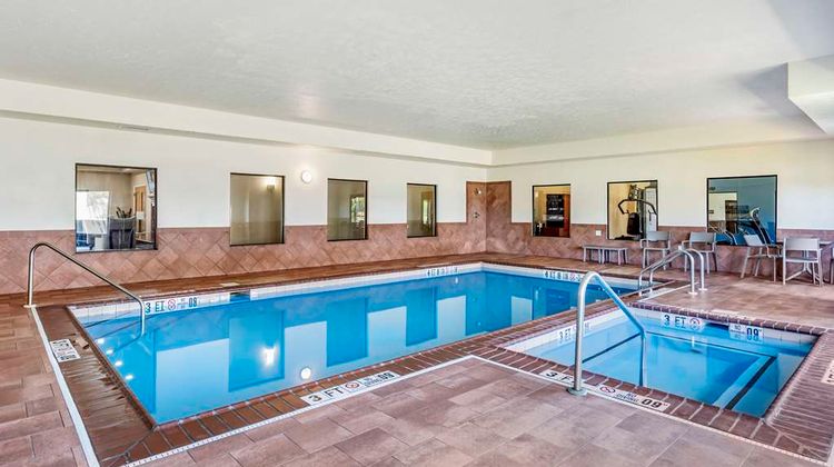 Comfort Suites Pool