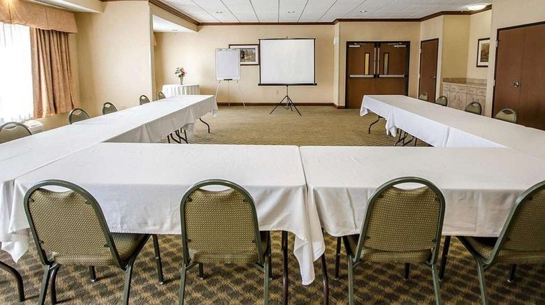 <b>Quality Inn & Suites Meeting</b>. Images powered by <a href="https://iceportal.shijigroup.com/" title="IcePortal" target="_blank">IcePortal</a>.