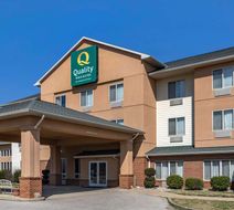 Quality Inn & Suites Exterior