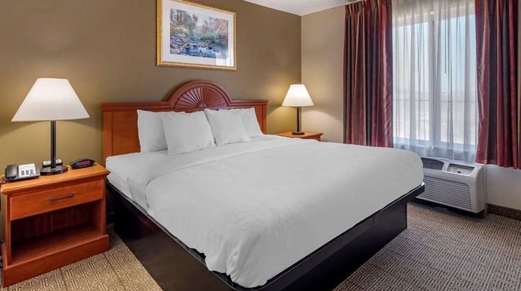 Quality Inn & Suites Suite