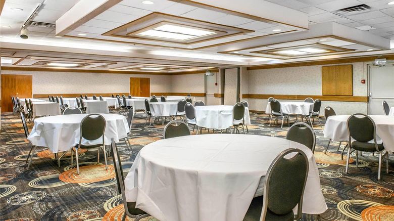 <b>Quality Inn & Conference Center Meeting</b>. Images powered by <a href="https://iceportal.shijigroup.com/" title="IcePortal" target="_blank">IcePortal</a>.
