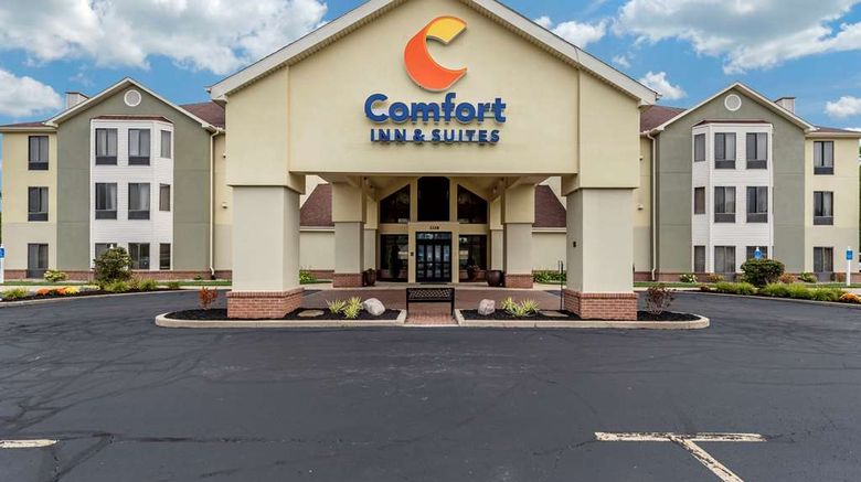 <b>Comfort Inn & Suites Exterior</b>. Images powered by <a href="https://iceportal.shijigroup.com/" title="IcePortal" target="_blank">IcePortal</a>.