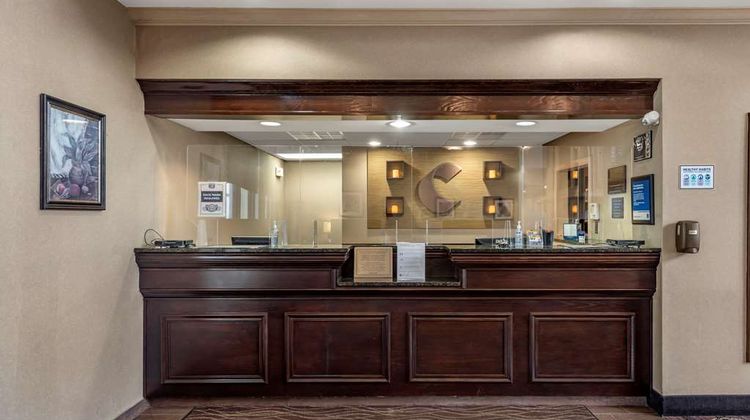 Comfort Inn & Suites Lobby