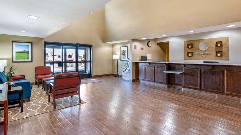 <b>Comfort Inn Fremont Lobby</b>. Images powered by <a href="https://iceportal.shijigroup.com/" title="IcePortal" target="_blank">IcePortal</a>.
