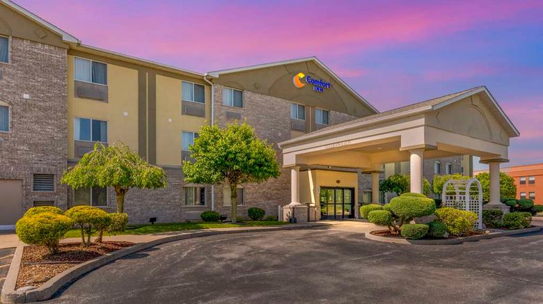 <b>Comfort Inn Fremont Exterior</b>. Images powered by <a href="https://iceportal.shijigroup.com/" title="IcePortal" target="_blank">IcePortal</a>.