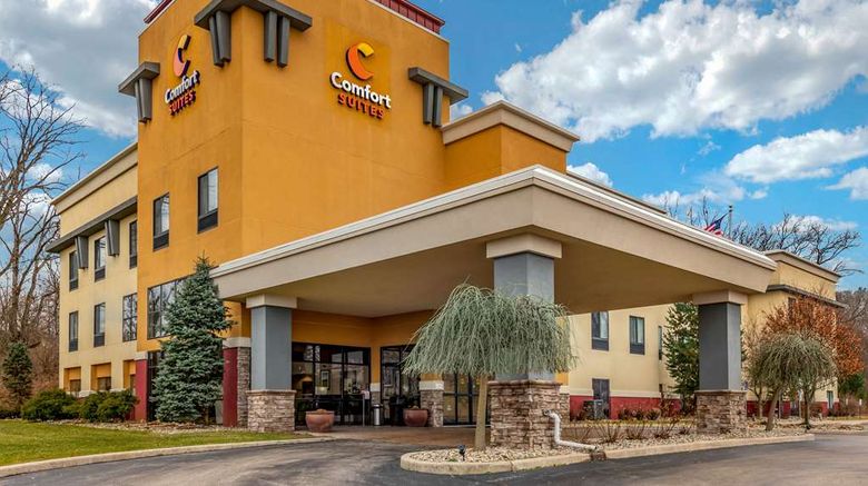 Comfort Suites Elkhart South Exterior. Images powered by <a href="https://iceportal.shijigroup.com" target="_blank" rel="noopener">Ice Portal</a>.