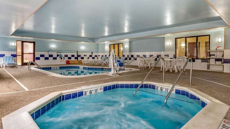 Comfort Suites Elkhart South Pool